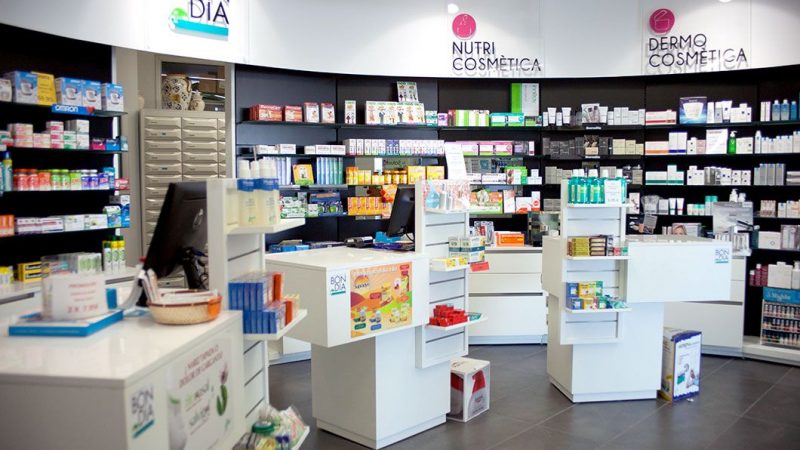 What Does a Drug store Specialist Do?
