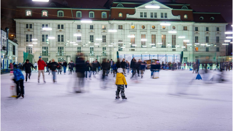 Outdoor Winter Activities To Do With Your Kids