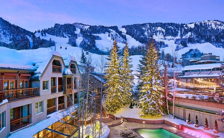 Explore Aspen’s Ski & Summer Resorts in Style with Luxury Limo Service