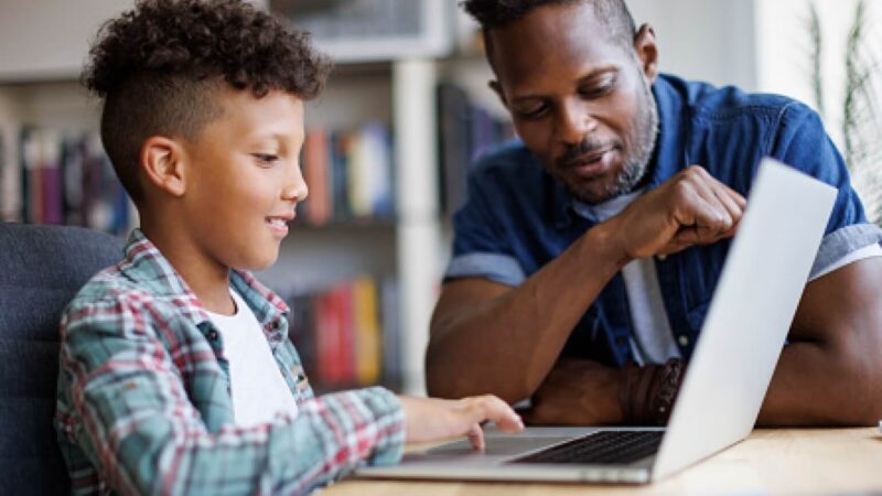 What Parents Should Know About Online Schooling for Kids