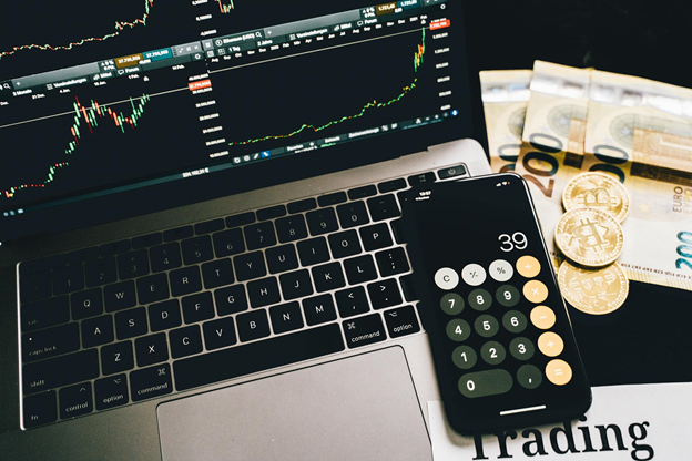 Tech Tools for Financial Independence: What You Should Be Using in 2025
